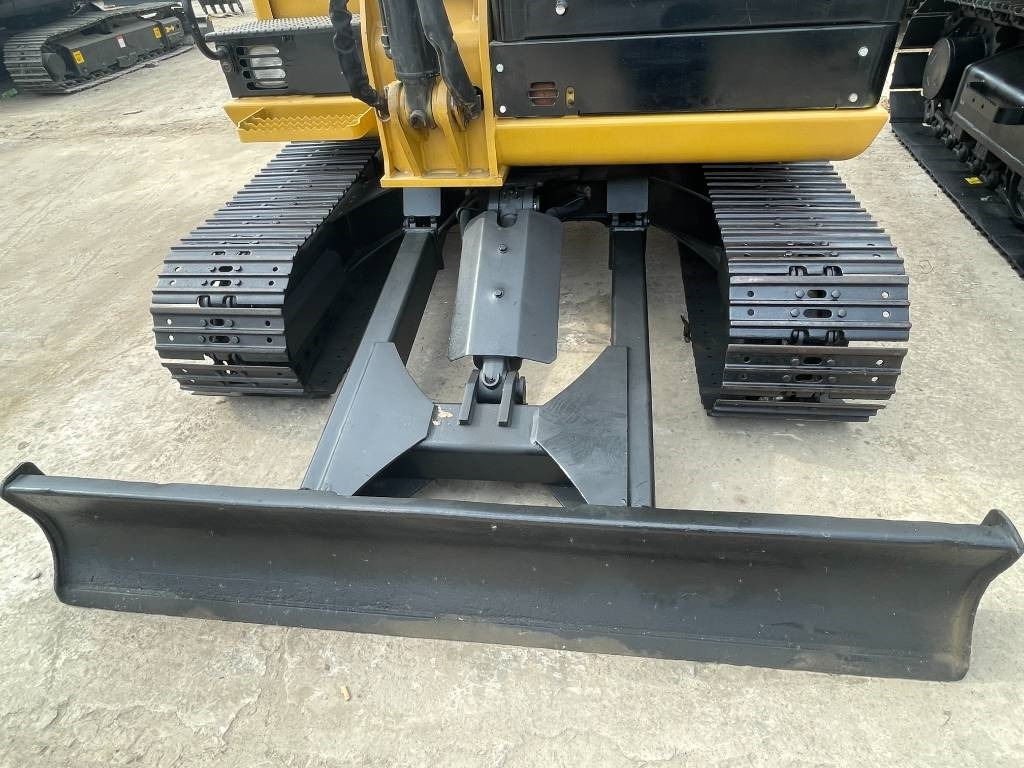 CAT 305.5E2 - Mini rýpadlo: obrázok 3 CAT 305.5E2 - Mini rýpadlo: obrázok 3