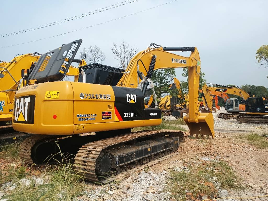 CAT 323D2 - Pásové rýpadlo: obrázok 1 CAT 323D2 - Pásové rýpadlo: obrázok 1