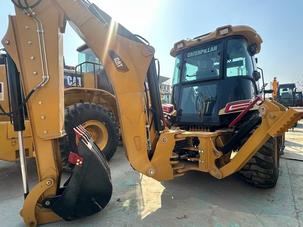 CAT 420 F - Pásové rýpadlo: obrázok 5 CAT 420 F - Pásové rýpadlo: obrázok 5