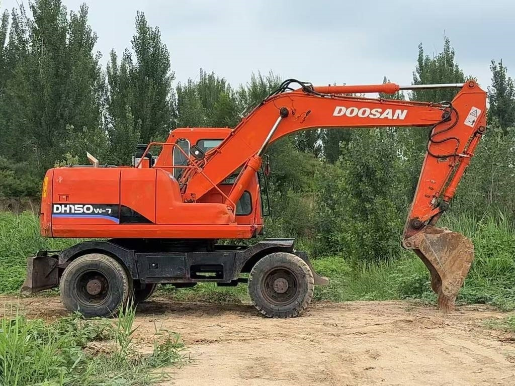 Doosan DH 150 W-7 - Kolesové rýpadlo: obrázok 2 Doosan DH 150 W-7 - Kolesové rýpadlo: obrázok 2