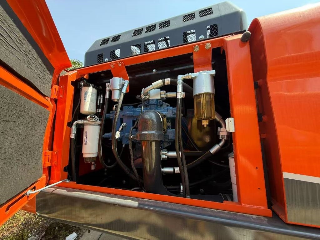 Doosan DX 340 - Pásové rýpadlo: obrázok 4 Doosan DX 340 - Pásové rýpadlo: obrázok 4