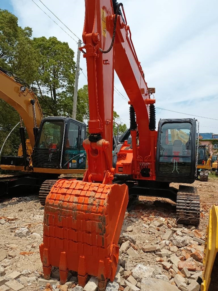 Hitachi ZX 135 - Pásové rýpadlo: obrázok 5 Hitachi ZX 135 - Pásové rýpadlo: obrázok 5