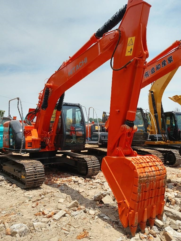 Hitachi ZX 135 - Pásové rýpadlo: obrázok 1 Hitachi ZX 135 - Pásové rýpadlo: obrázok 1