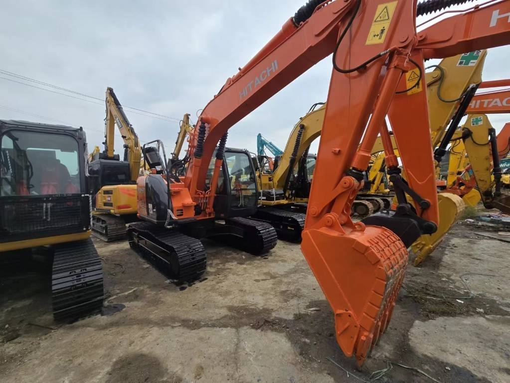 Hitachi ZX 135 US - Pásové rýpadlo: obrázok 4 Hitachi ZX 135 US - Pásové rýpadlo: obrázok 4
