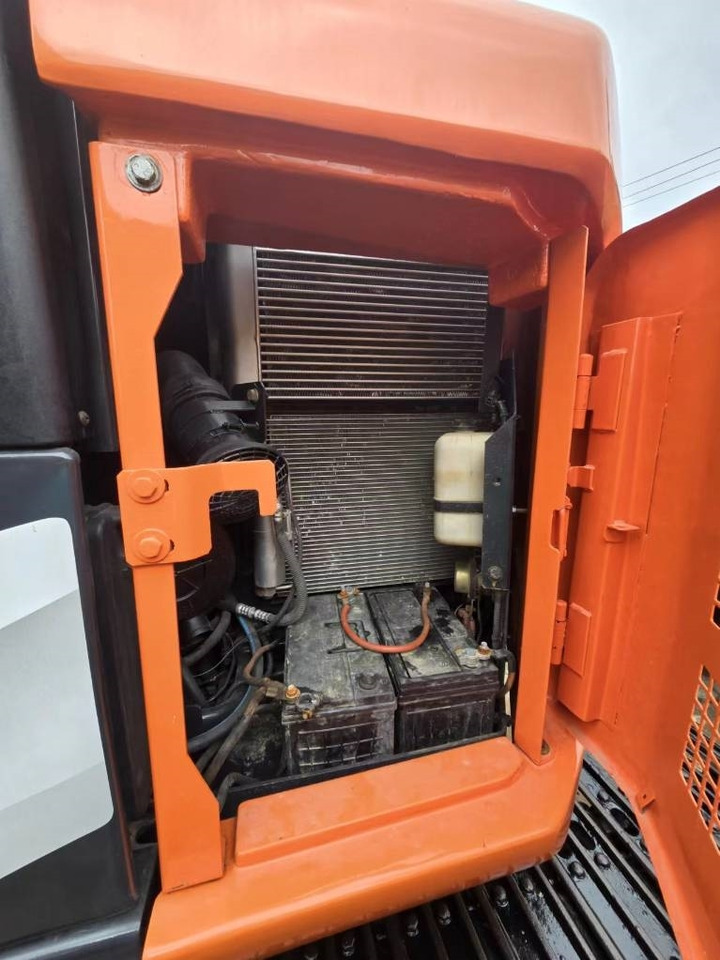 Hitachi ZX 135 US - Pásové rýpadlo: obrázok 5 Hitachi ZX 135 US - Pásové rýpadlo: obrázok 5