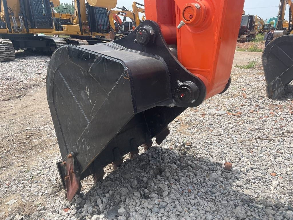 Hitachi ZX 200 - Pásové rýpadlo: obrázok 3 Hitachi ZX 200 - Pásové rýpadlo: obrázok 3