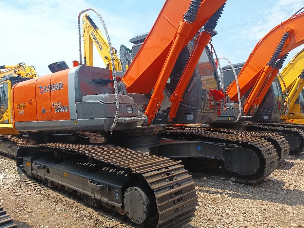 Hitachi ZX 240 - Pásové rýpadlo: obrázok 4 Hitachi ZX 240 - Pásové rýpadlo: obrázok 4