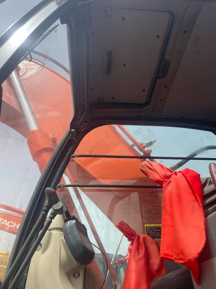 Hitachi ZX 240 - Pásové rýpadlo: obrázok 5 Hitachi ZX 240 - Pásové rýpadlo: obrázok 5