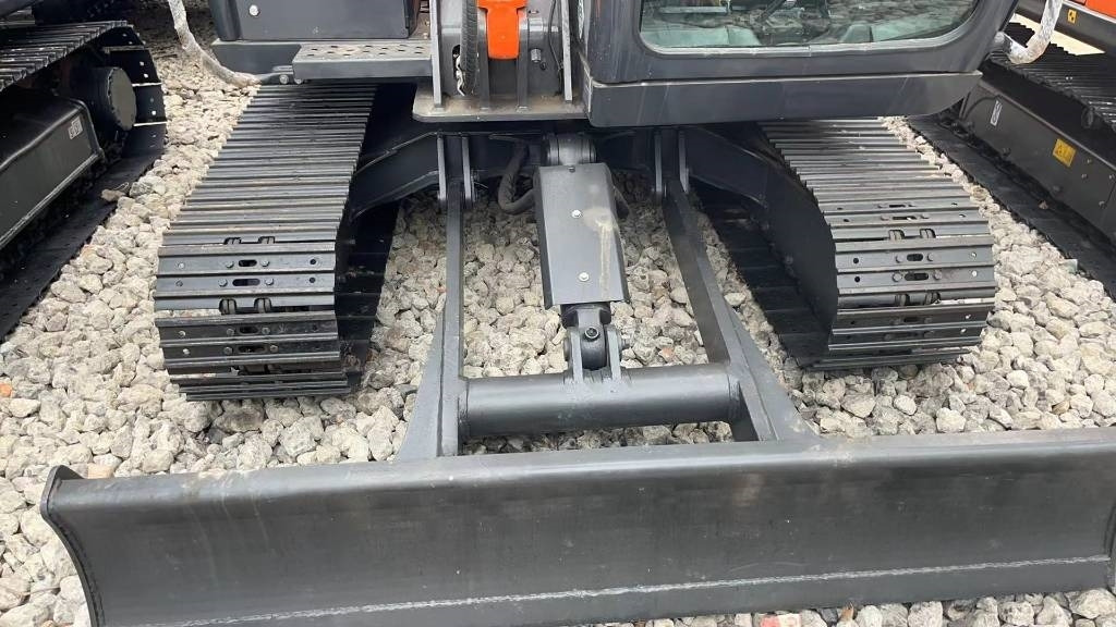 Hitachi ZX 60 - Mini rýpadlo: obrázok 4 Hitachi ZX 60 - Mini rýpadlo: obrázok 4