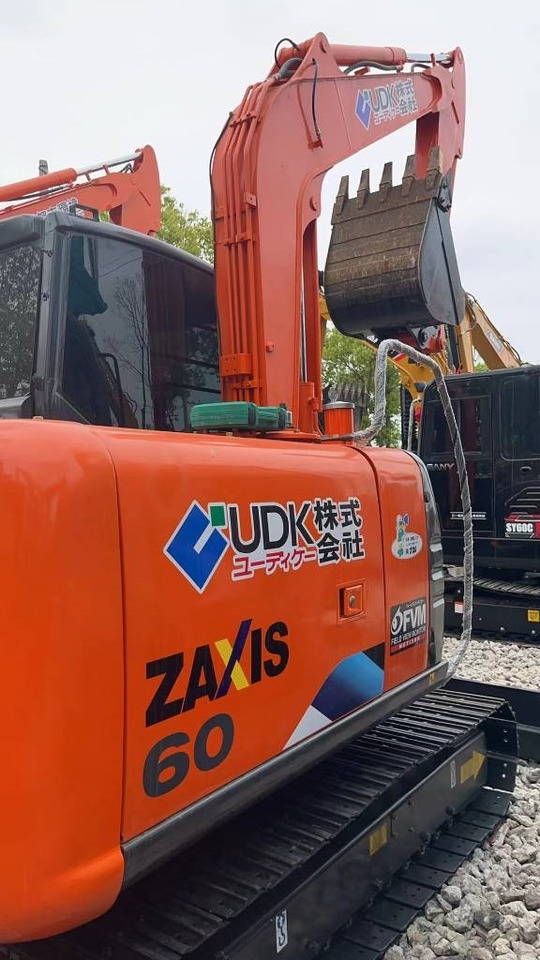 Hitachi ZX 60 - Mini rýpadlo: obrázok 5 Hitachi ZX 60 - Mini rýpadlo: obrázok 5