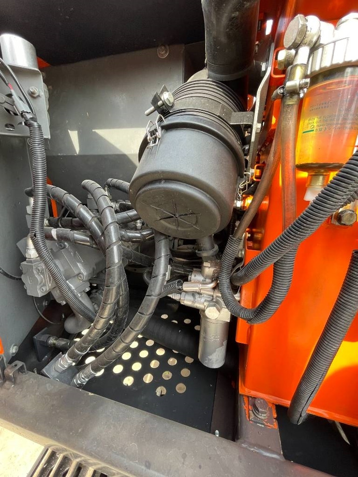 Hitachi ZX 70 - Mini rýpadlo: obrázok 2 Hitachi ZX 70 - Mini rýpadlo: obrázok 2