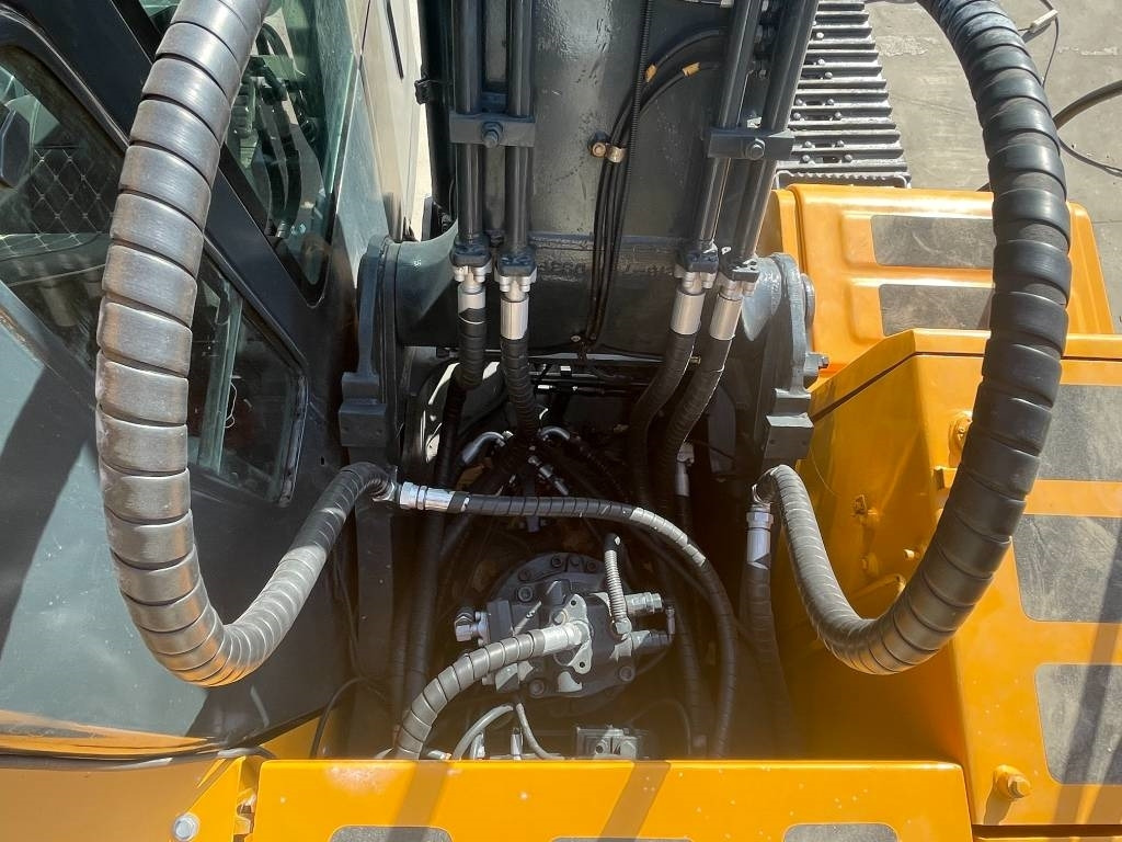 Hyundai HX 220 - Pásové rýpadlo: obrázok 3 Hyundai HX 220 - Pásové rýpadlo: obrázok 3