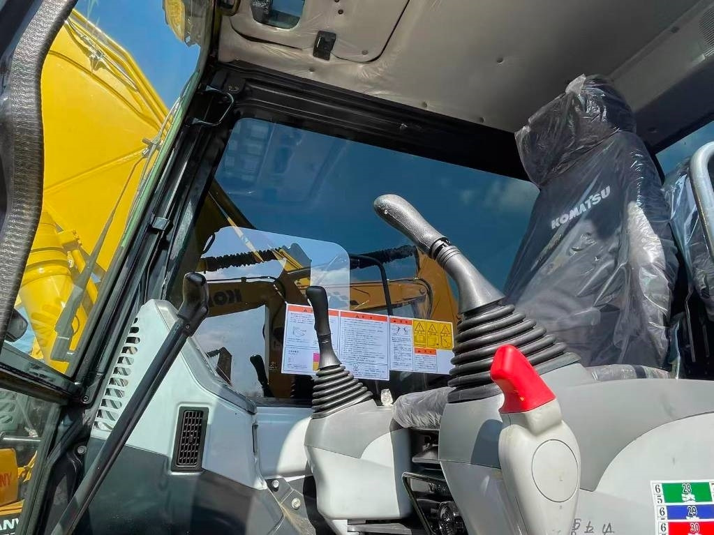 Komatsu PC 130  - Pásové rýpadlo: obrázok 2 Komatsu PC 130  - Pásové rýpadlo: obrázok 2