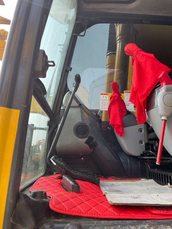 Komatsu PC 200  - Pásové rýpadlo: obrázok 4 Komatsu PC 200  - Pásové rýpadlo: obrázok 4