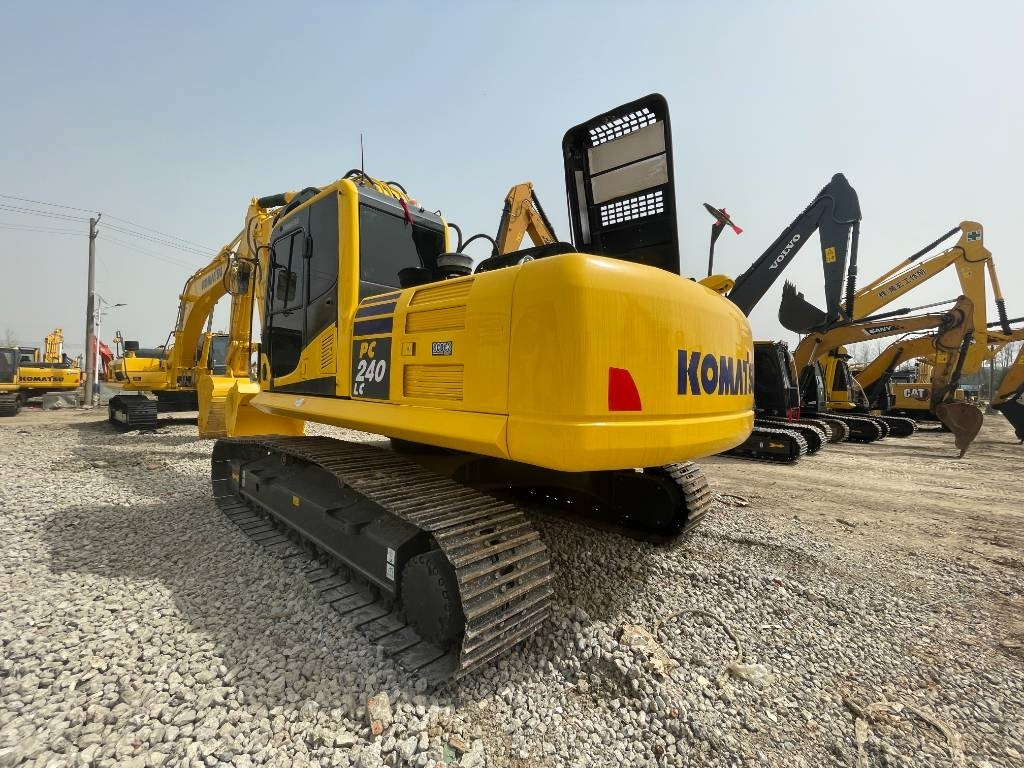 Komatsu PC 240 - Pásové rýpadlo: obrázok 2 Komatsu PC 240 - Pásové rýpadlo: obrázok 2