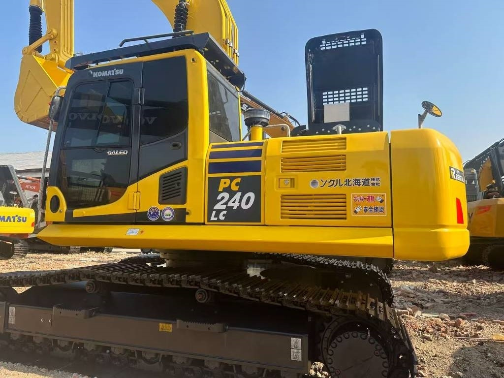 Komatsu PC 240 - Pásové rýpadlo: obrázok 5 Komatsu PC 240 - Pásové rýpadlo: obrázok 5