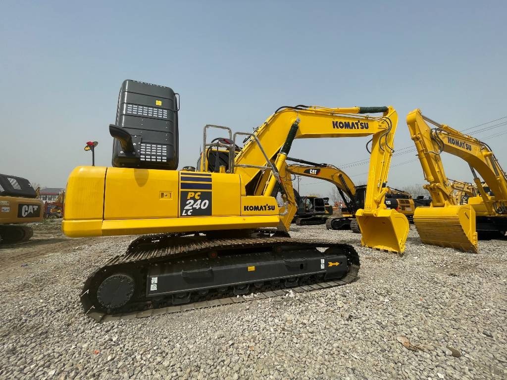 Komatsu PC 240 - Pásové rýpadlo: obrázok 1 Komatsu PC 240 - Pásové rýpadlo: obrázok 1