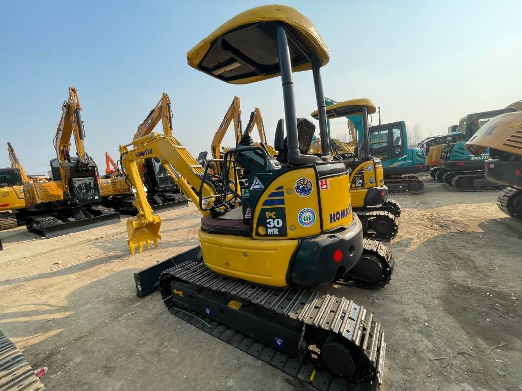 Komatsu PC 30 - Pásové rýpadlo: obrázok 2 Komatsu PC 30 - Pásové rýpadlo: obrázok 2