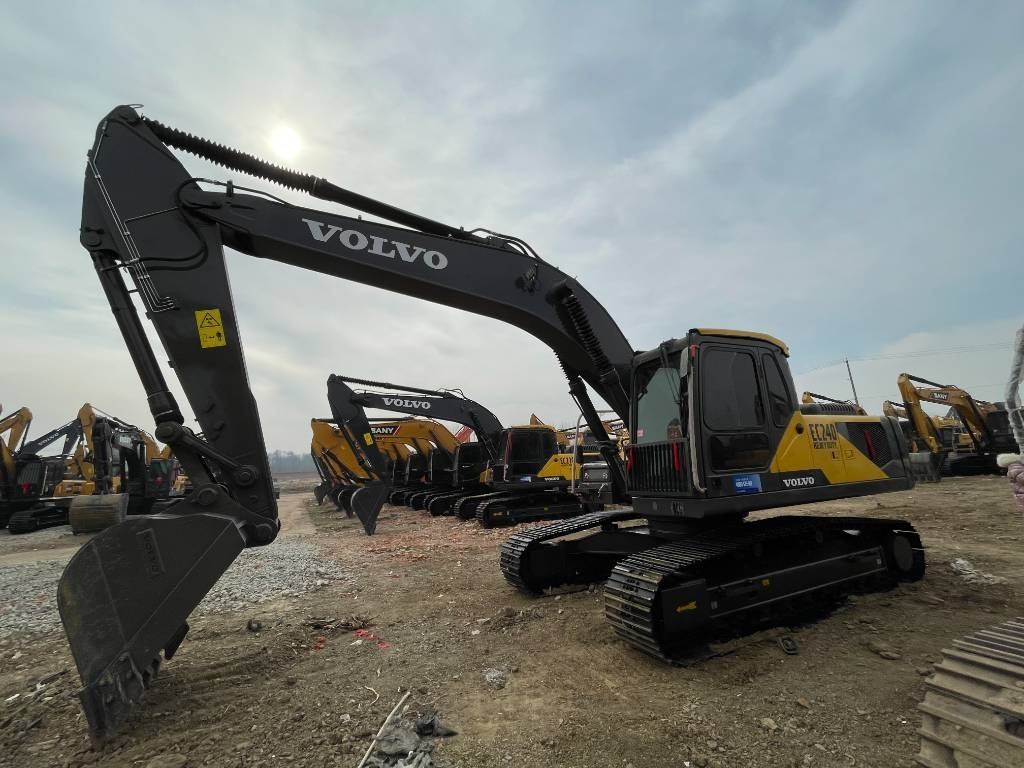 Volvo EC 240 - Pásové rýpadlo: obrázok 3 Volvo EC 240 - Pásové rýpadlo: obrázok 3