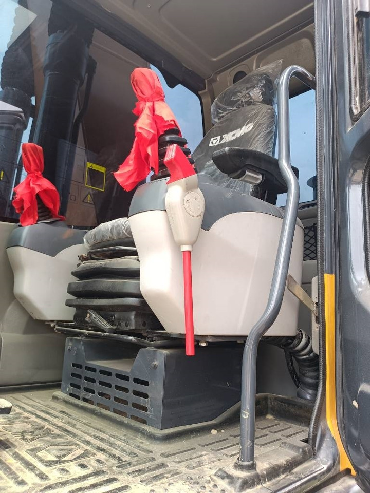 XCMG XE 215 DA - Pásové rýpadlo: obrázok 4 XCMG XE 215 DA - Pásové rýpadlo: obrázok 4