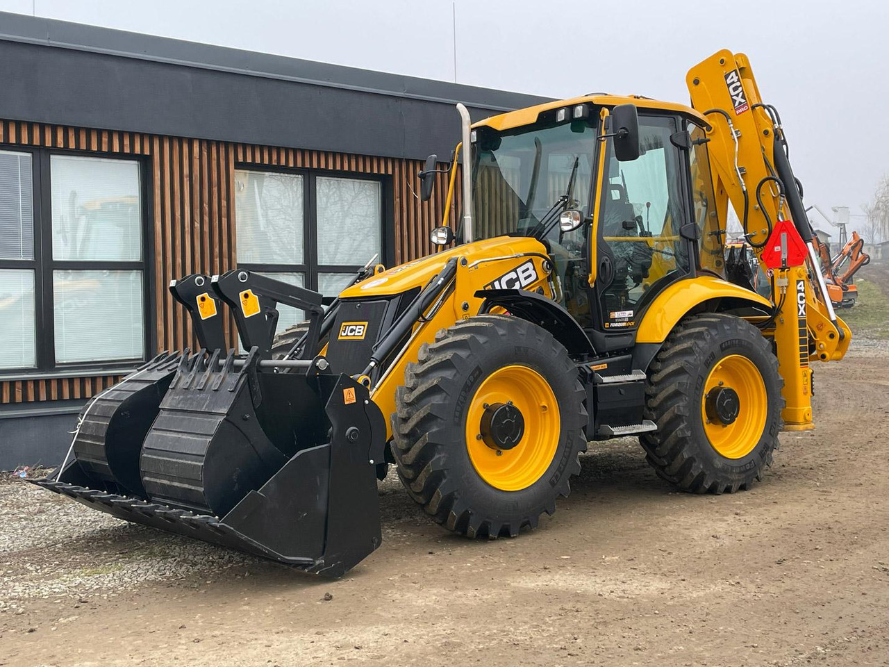 JCB 4CX, PRO, AEC - Rýpadlo-nakladač: obrázok 4 JCB 4CX, PRO, AEC - Rýpadlo-nakladač: obrázok 4