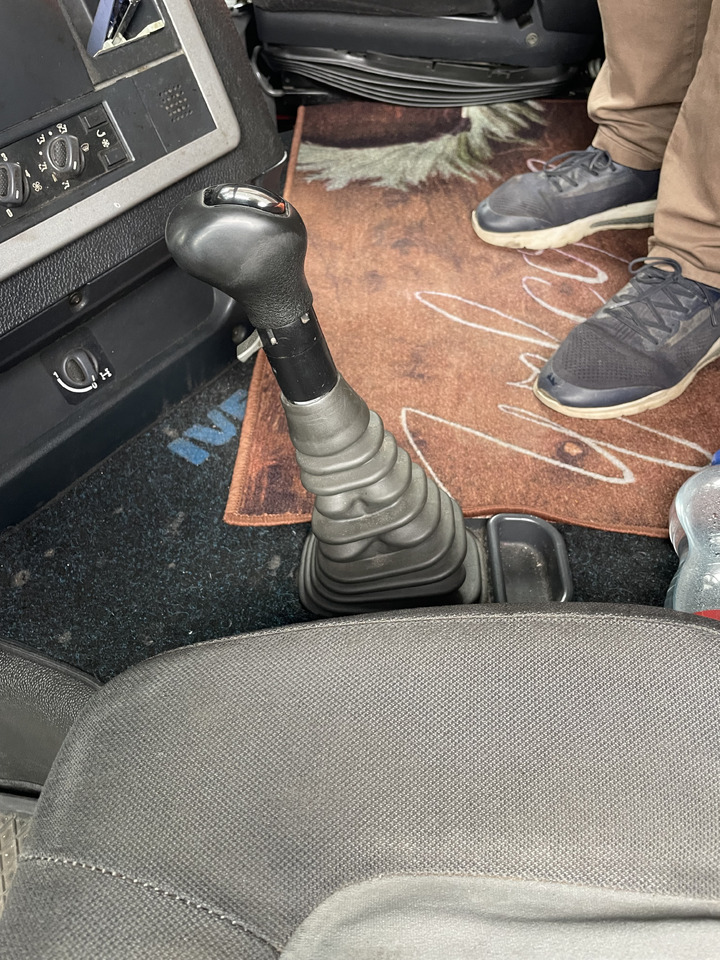 Iveco Stralis AS 440S45 - Ťahač: obrázok 4 Iveco Stralis AS 440S45 - Ťahač: obrázok 4