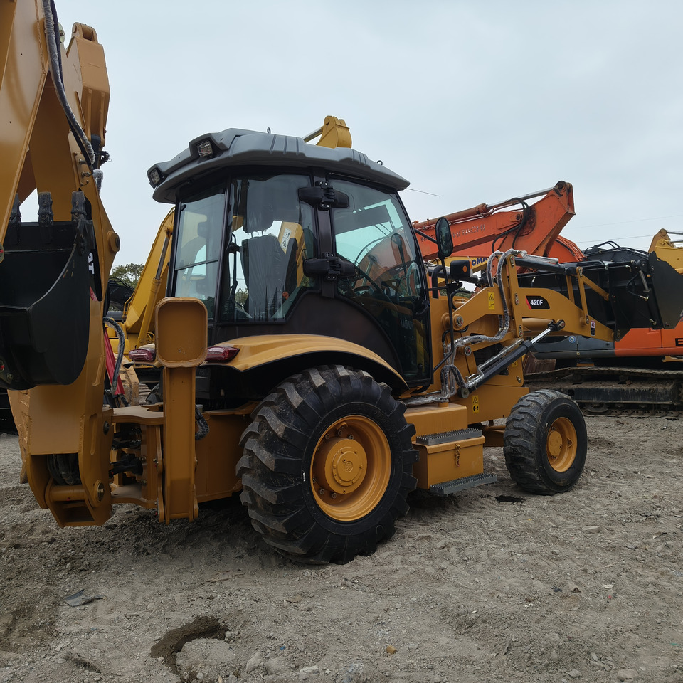 CATERPILLAR 420F - Rýpadlo-nakladač: obrázok 5 CATERPILLAR 420F - Rýpadlo-nakladač: obrázok 5