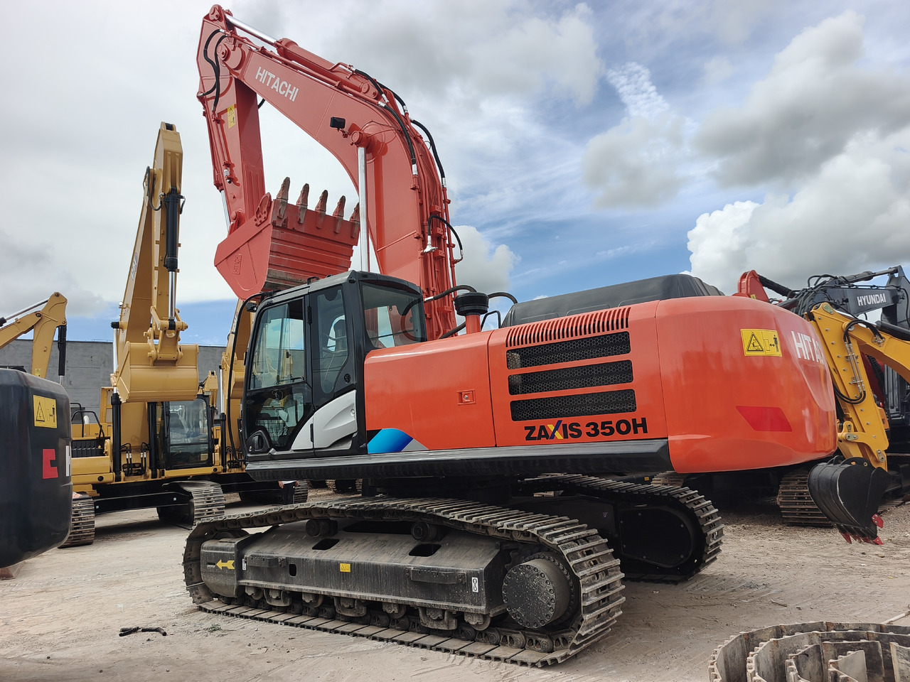 HITACHI ZX350 ZX350H ZX350H-5G Used excavator - Pásové rýpadlo: obrázok 1 HITACHI ZX350 ZX350H ZX350H-5G Used excavator - Pásové rýpadlo: obrázok 1