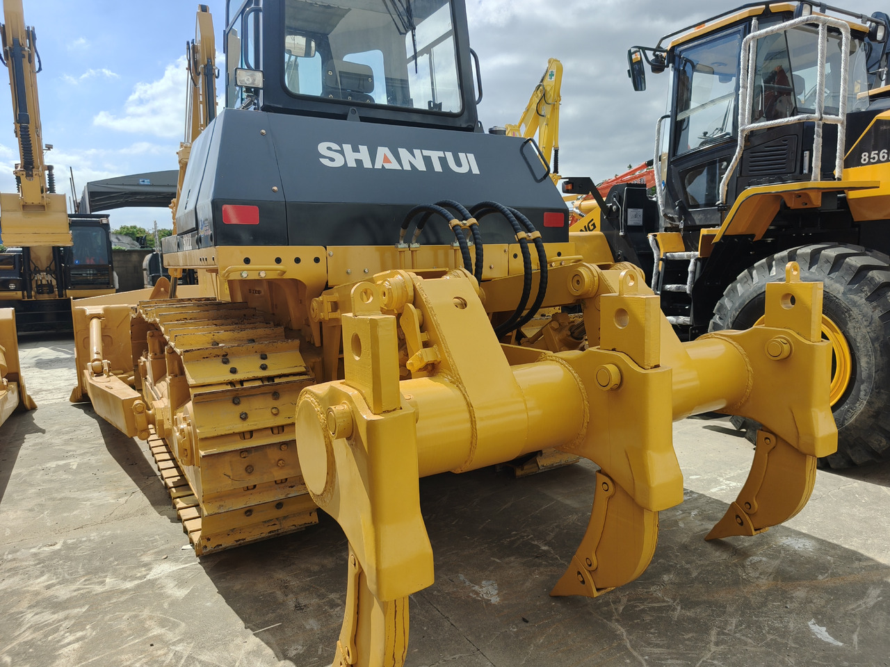 SHANTUI SD22 dozer - Buldozér: obrázok 4 SHANTUI SD22 dozer - Buldozér: obrázok 4