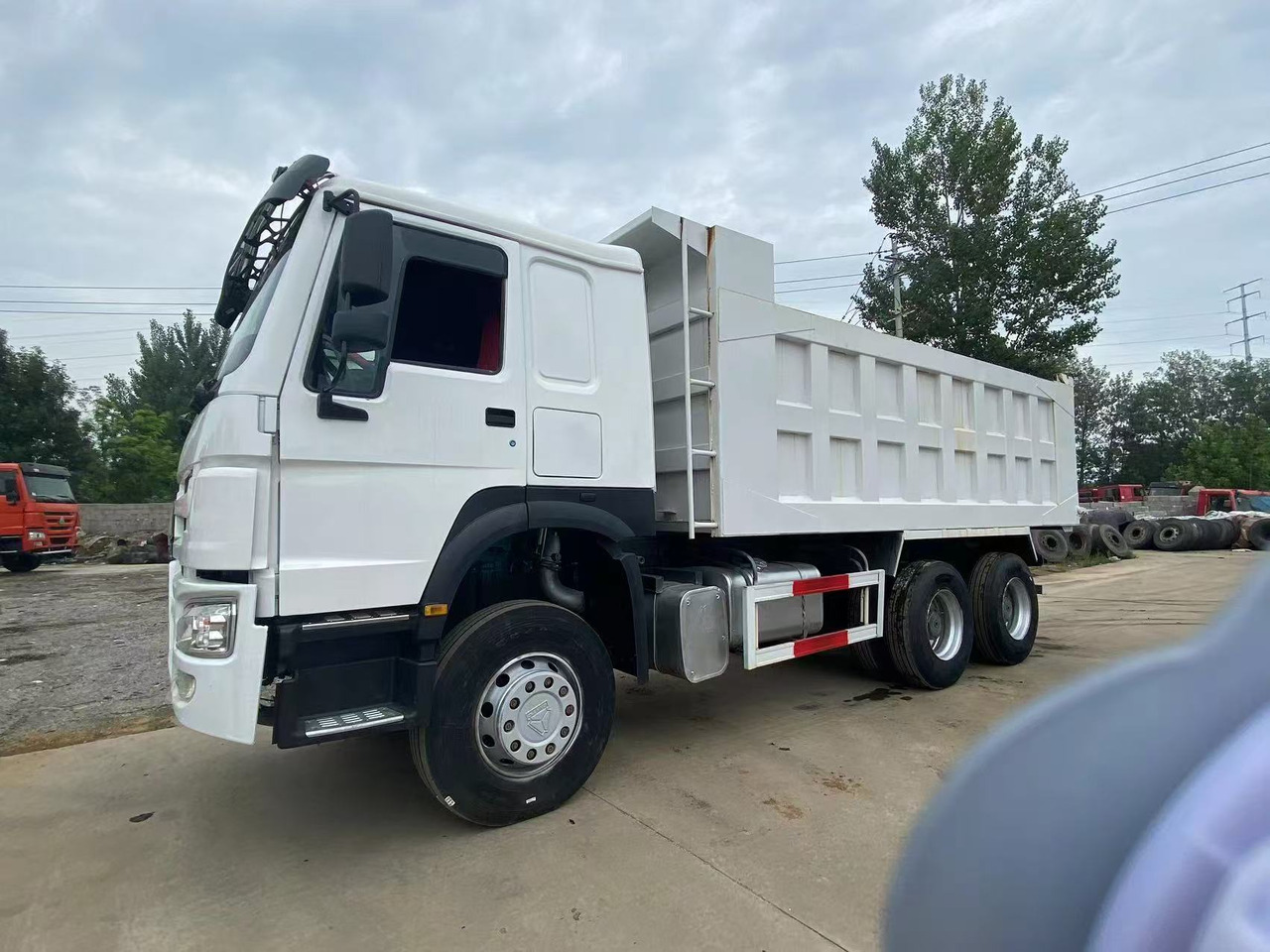 HOWO 371 - Stavebné stroje: obrázok 1 HOWO 371 - Stavebné stroje: obrázok 1