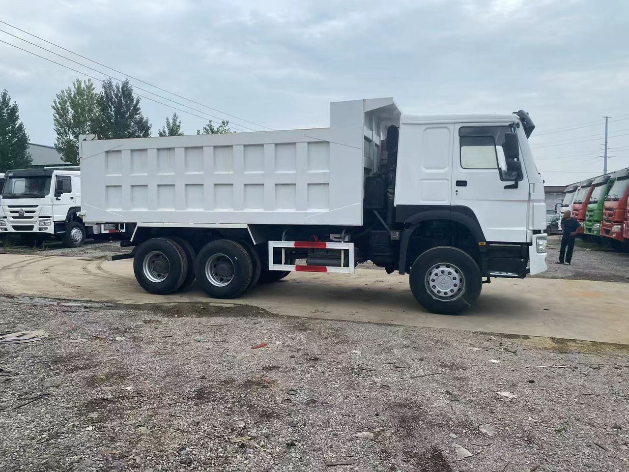 HOWO 371 - Stavebné stroje: obrázok 3 HOWO 371 - Stavebné stroje: obrázok 3