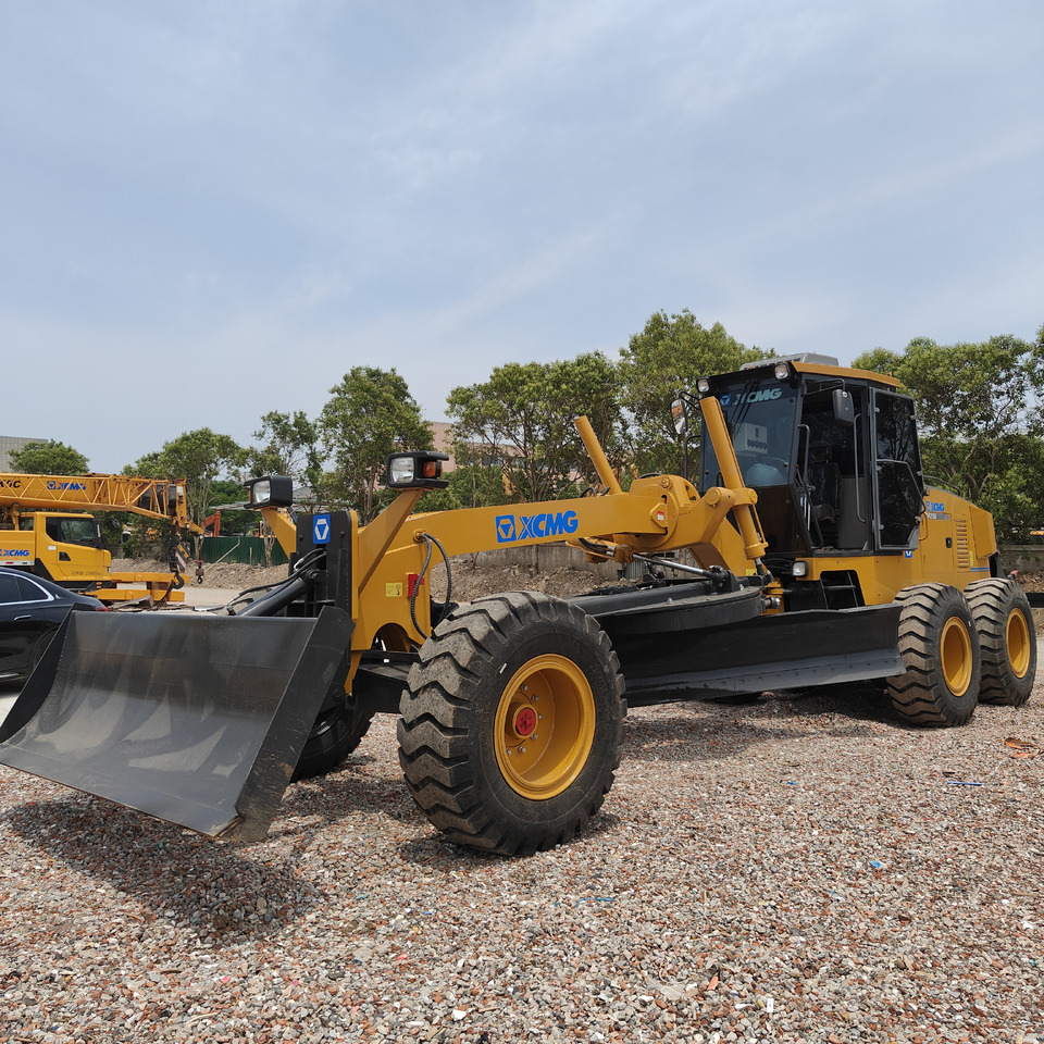 XCMG GR215 GR2153 Motor Grader with Blade - Zrovnávač: obrázok 2 XCMG GR215 GR2153 Motor Grader with Blade - Zrovnávač: obrázok 2