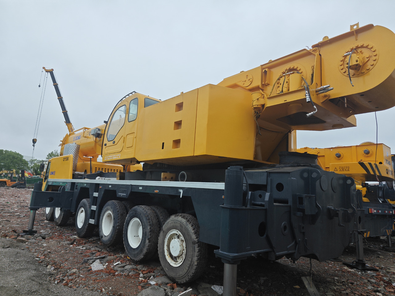XCMG QY130K QY130K-II used crane 130t - Autožeriav: obrázok 3 XCMG QY130K QY130K-II used crane 130t - Autožeriav: obrázok 3