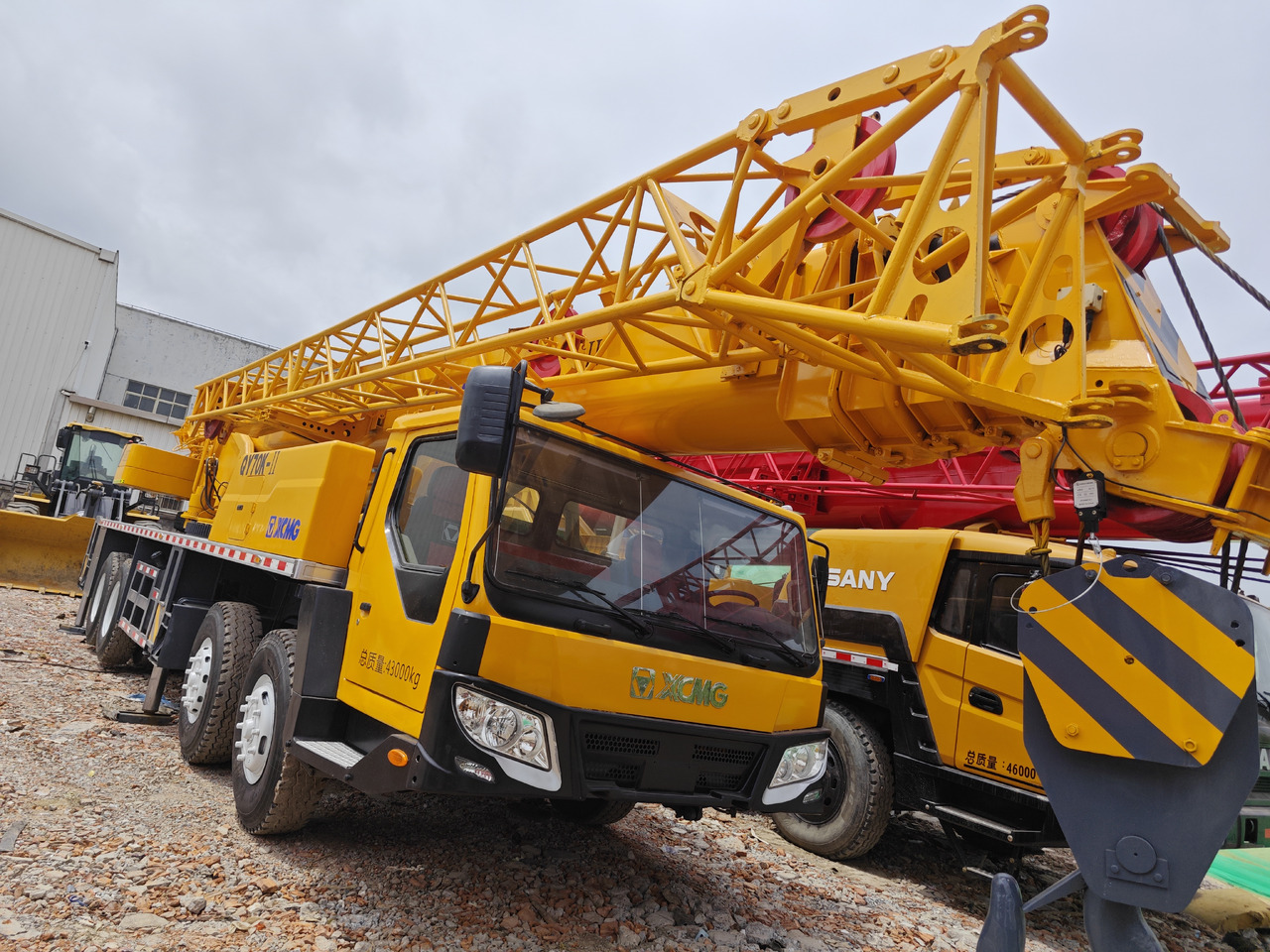 XCMG QY70K QY70K-II Used Crane 70t 70ton - Autožeriav: obrázok 3 XCMG QY70K QY70K-II Used Crane 70t 70ton - Autožeriav: obrázok 3