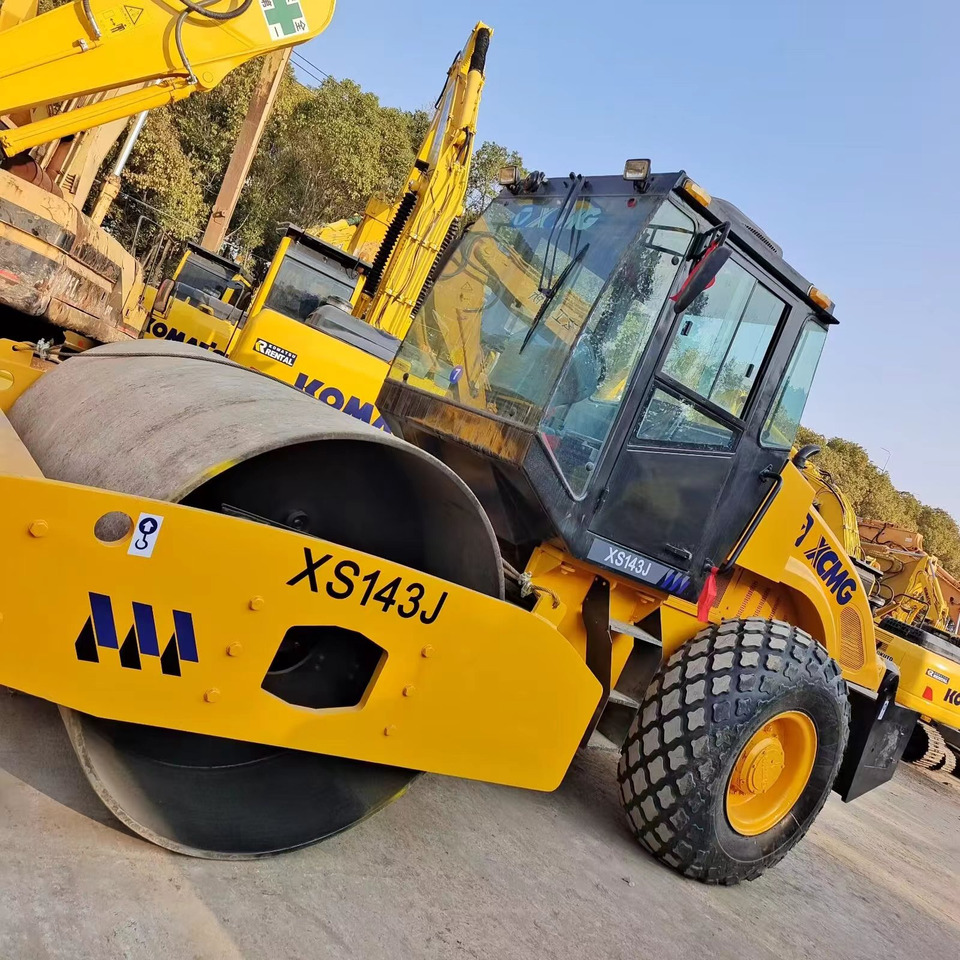 XCMG XS143J road roller - Kompaktor: obrázok 2 XCMG XS143J road roller - Kompaktor: obrázok 2