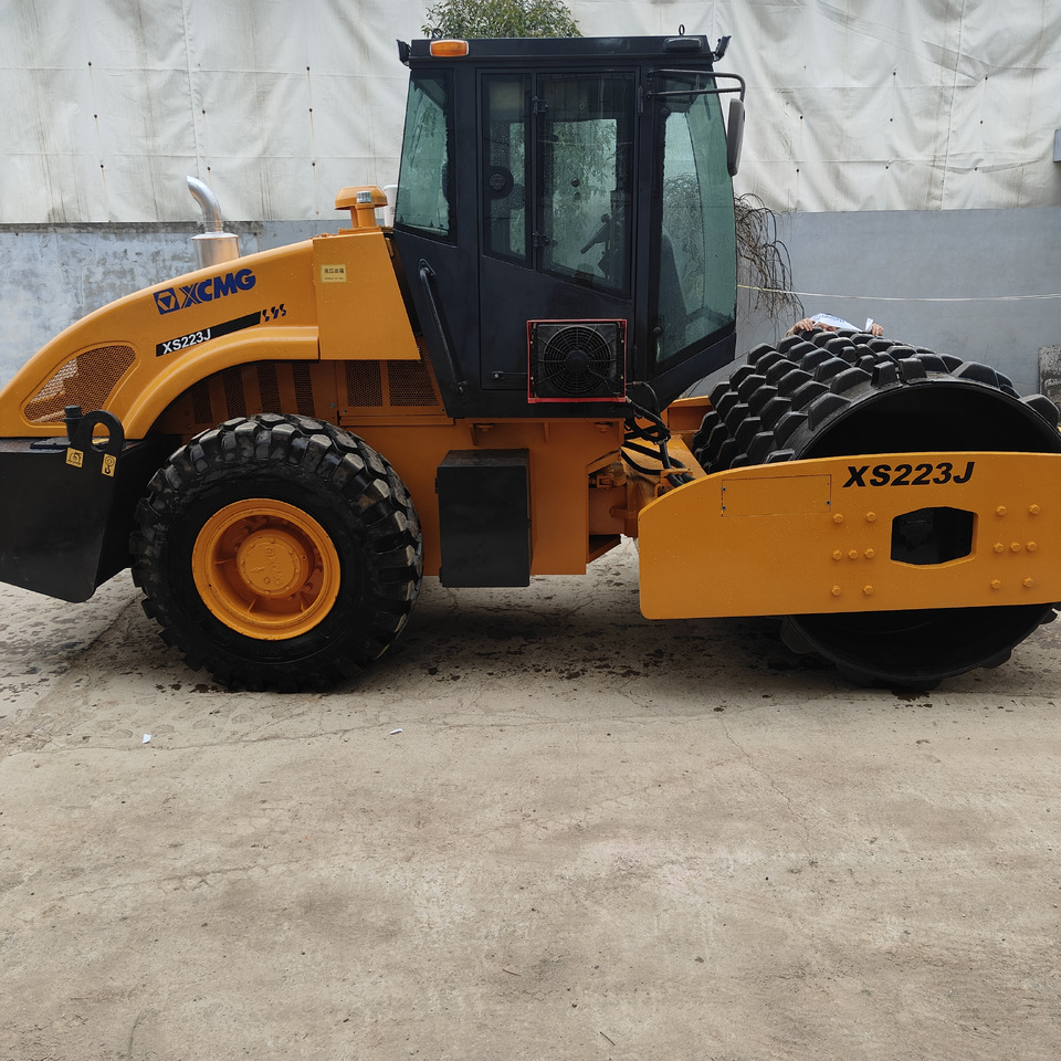 XCMG XS223J road roller - Kompaktor: obrázok 1 XCMG XS223J road roller - Kompaktor: obrázok 1