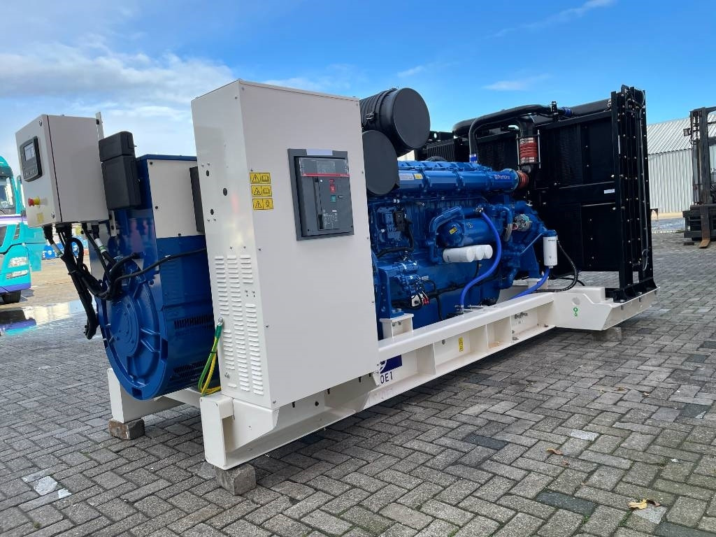 FG Wilson P1250-1 - 1250 kVA Open Genset - DPX-16028-O - Elektrický generátor: obrázok 5 FG Wilson P1250-1 - 1250 kVA Open Genset - DPX-16028-O - Elektrický generátor: obrázok 5