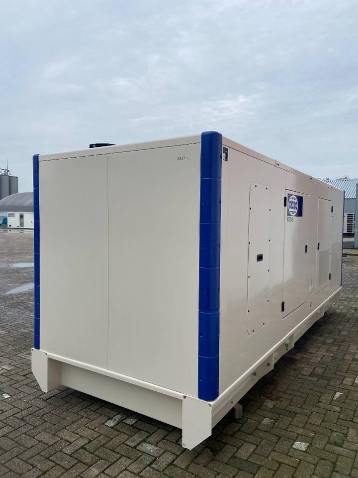 FG Wilson P715-3 - 715 kVA Genset - DPX-16023 - Elektrický generátor: obrázok 3 FG Wilson P715-3 - 715 kVA Genset - DPX-16023 - Elektrický generátor: obrázok 3