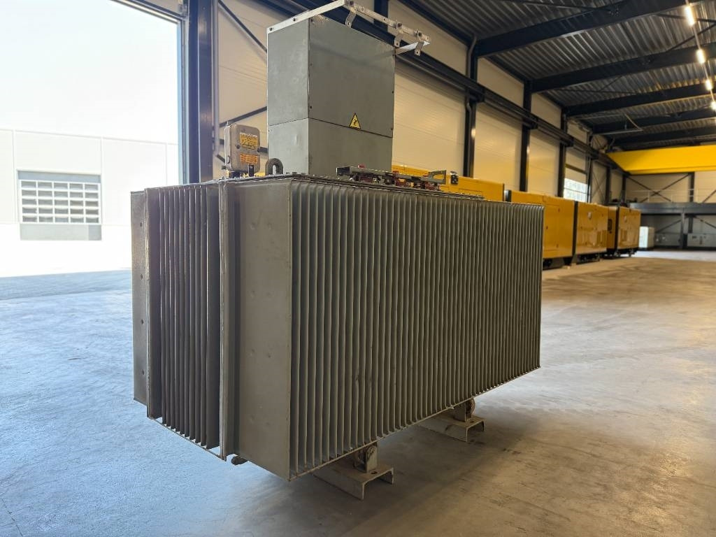 Merlin Gerin France Transfo DYN11 OIL 1600 kVA 380V/16kV - Stavebné zariadenia: obrázok 4 Merlin Gerin France Transfo DYN11 OIL 1600 kVA 380V/16kV - Stavebné zariadenia: obrázok 4