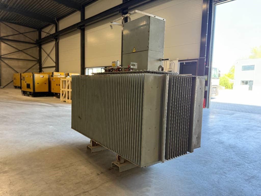 Merlin Gerin France Transfo DYN11 OIL 1600 kVA 380V/16kV - Stavebné zariadenia: obrázok 3 Merlin Gerin France Transfo DYN11 OIL 1600 kVA 380V/16kV - Stavebné zariadenia: obrázok 3