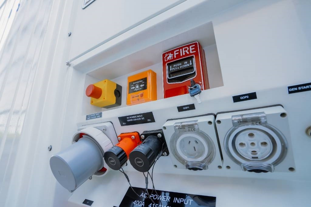 Nový Elektrický generátor PHE500 Hybrid Energy System- 500 kVA - 1040 kWh: obrázok 8 Nový Elektrický generátor PHE500 Hybrid Energy System- 500 kVA - 1040 kWh: obrázok 8