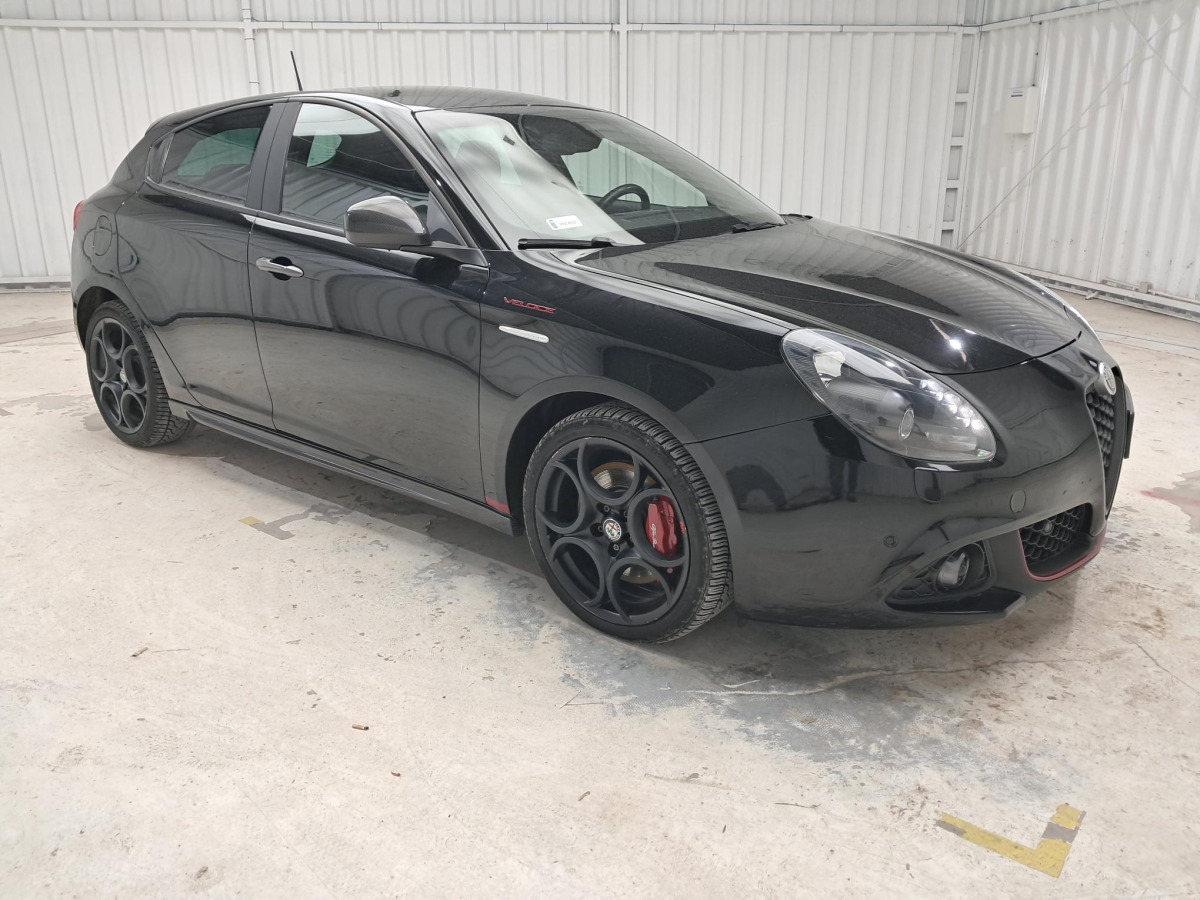 ALFA ROMEO ALFA GIULIETTA HATCHBACK - Automobil: obrázok 1 ALFA ROMEO ALFA GIULIETTA HATCHBACK - Automobil: obrázok 1