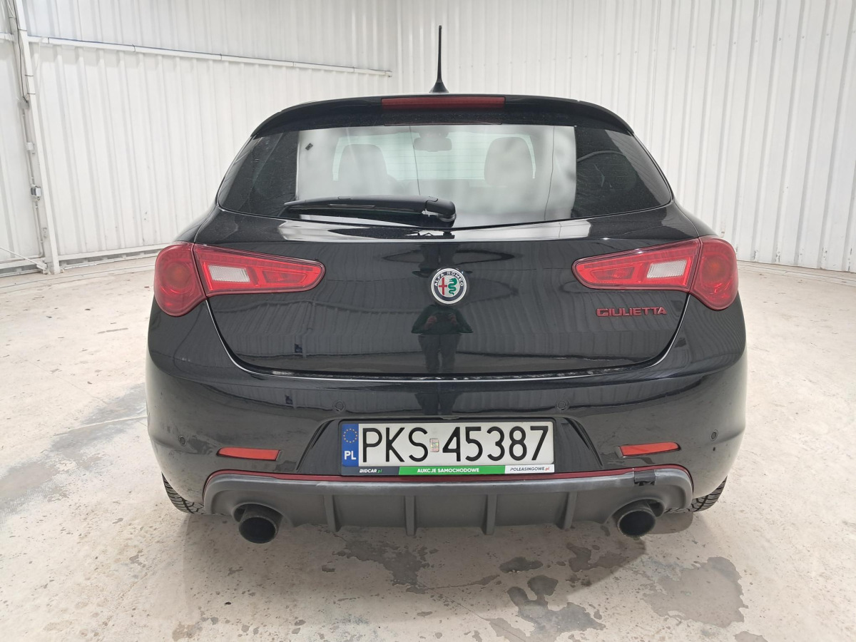 ALFA ROMEO ALFA GIULIETTA HATCHBACK - Automobil: obrázok 4 ALFA ROMEO ALFA GIULIETTA HATCHBACK - Automobil: obrázok 4