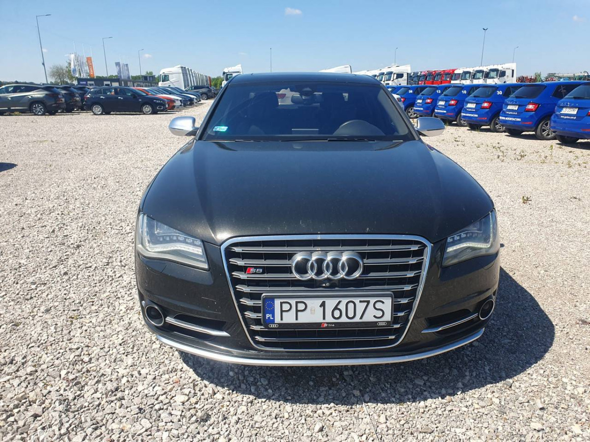 AUDI S8 SEDAN - Sedan: obrázok 3 AUDI S8 SEDAN - Sedan: obrázok 3