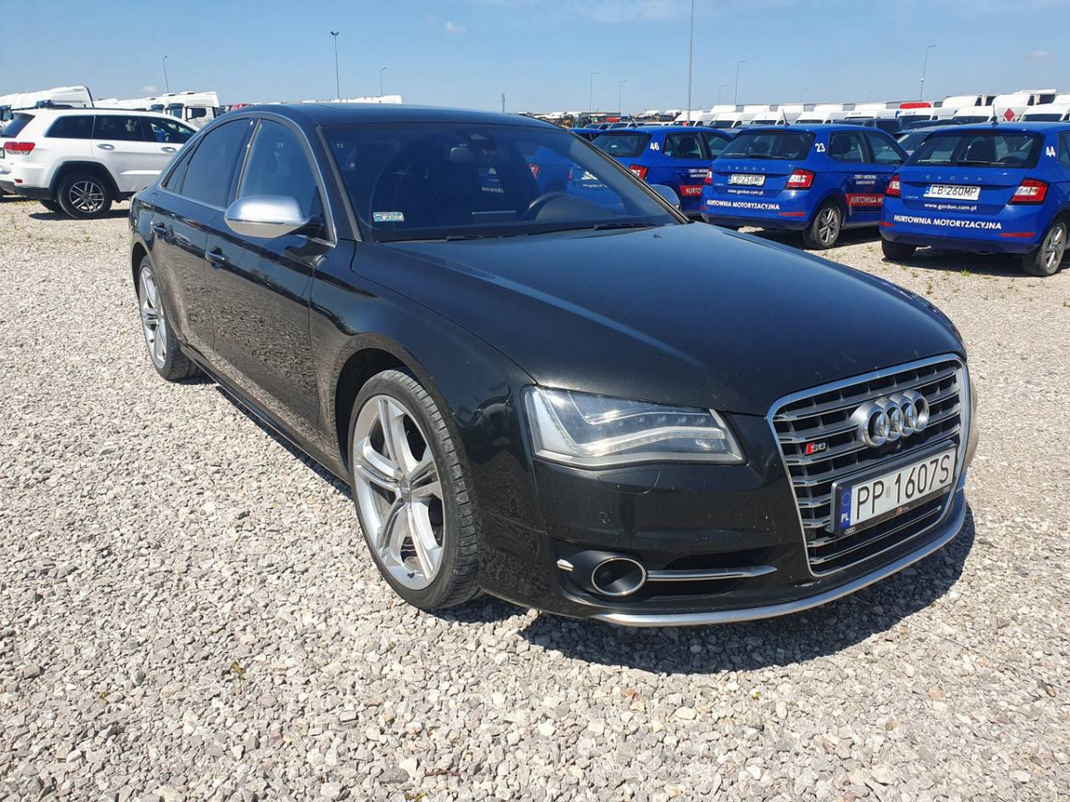 AUDI S8 SEDAN - Sedan: obrázok 1 AUDI S8 SEDAN - Sedan: obrázok 1