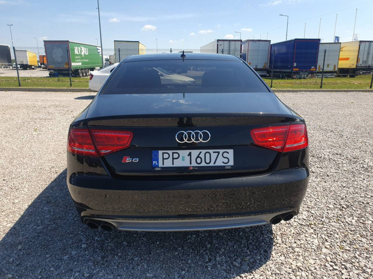 AUDI S8 SEDAN - Sedan: obrázok 5 AUDI S8 SEDAN - Sedan: obrázok 5
