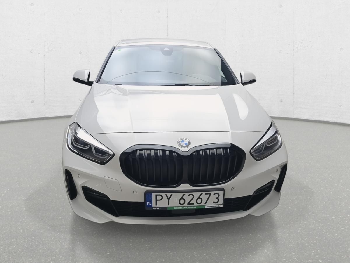 BMW 118I HATCHBACK - Hatchback: obrázok 4 BMW 118I HATCHBACK - Hatchback: obrázok 4
