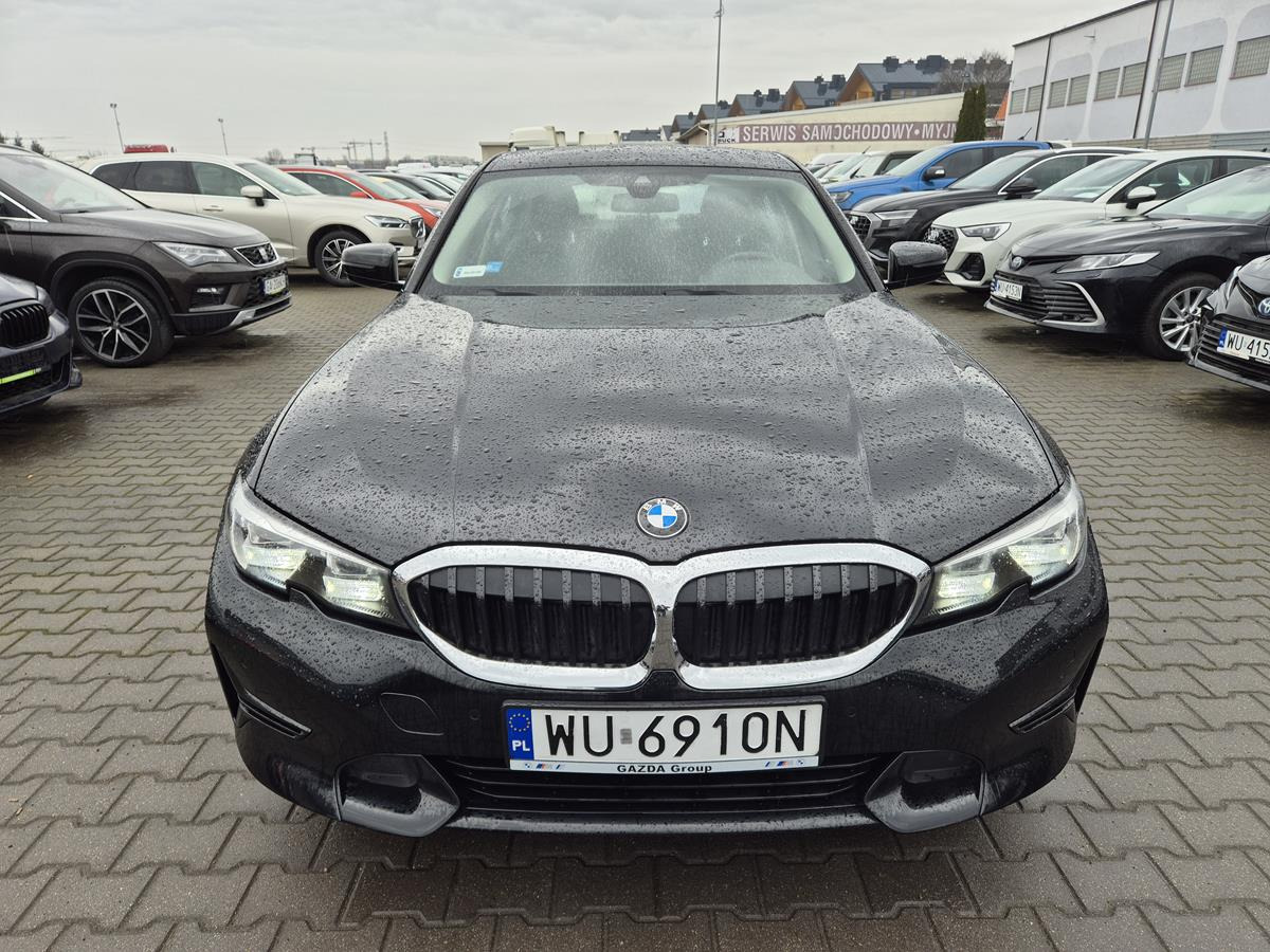 BMW 320I XDRIVE SEDAN - Automobil: obrázok 2 BMW 320I XDRIVE SEDAN - Automobil: obrázok 2