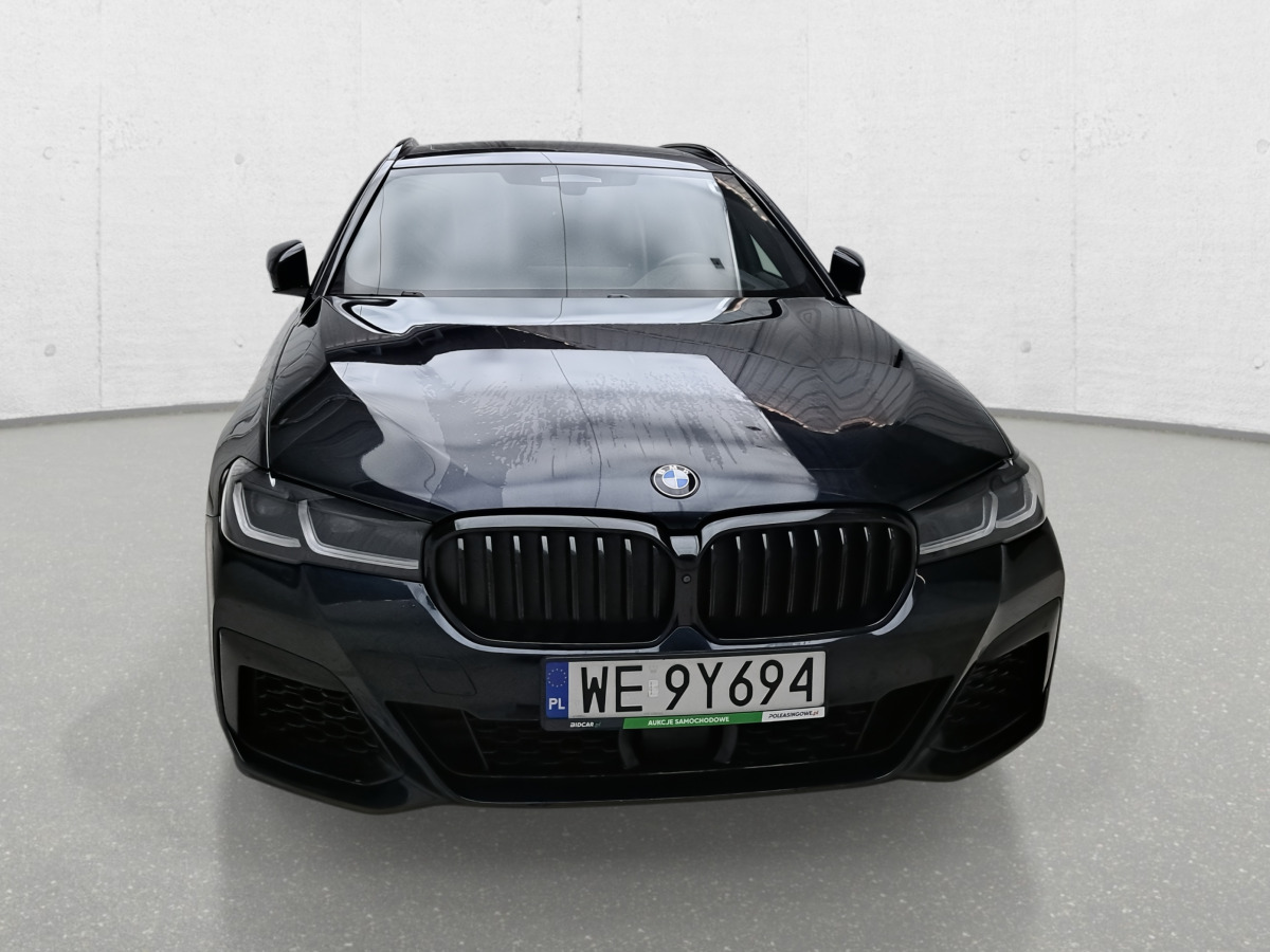 BMW 540I XDRIVE KOMBI - Automobil: obrázok 3 BMW 540I XDRIVE KOMBI - Automobil: obrázok 3