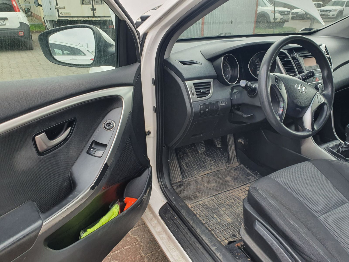 HYUNDAI I30 HATCHBACK - Hatchback: obrázok 5 HYUNDAI I30 HATCHBACK - Hatchback: obrázok 5